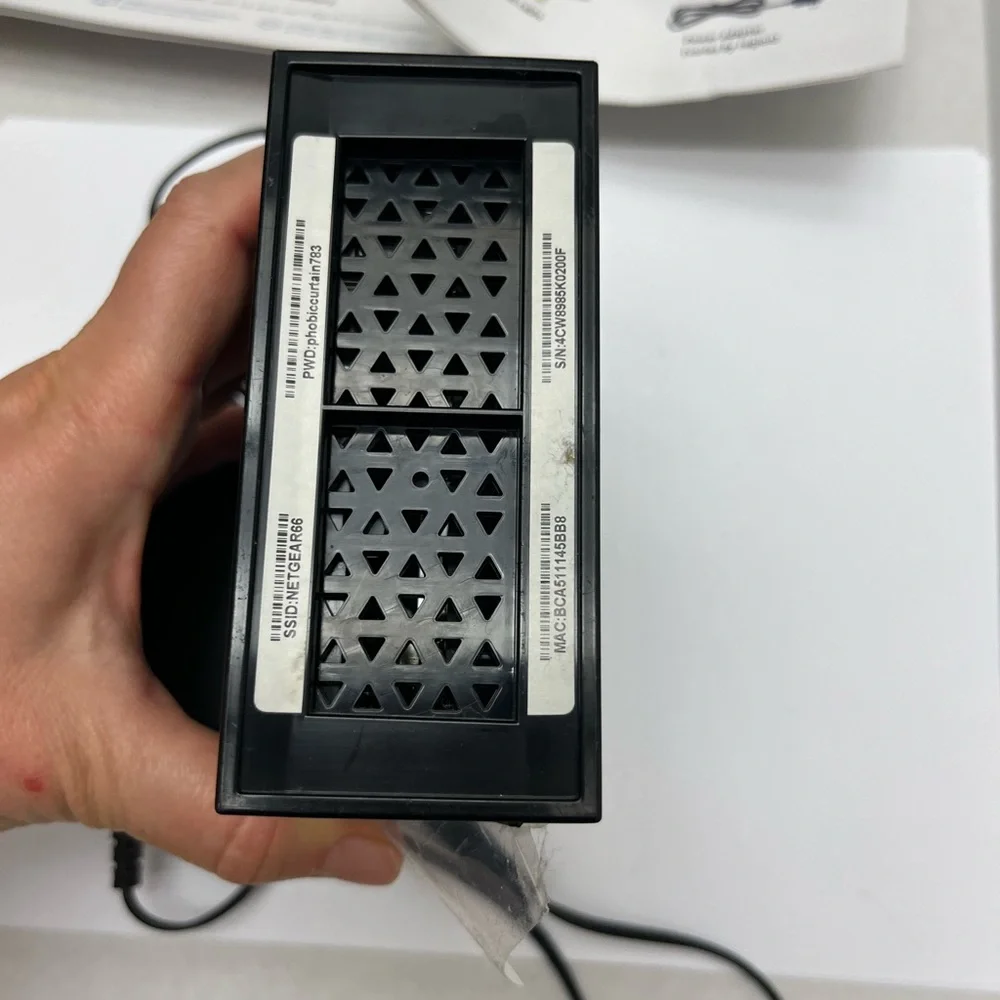 NETGEAR 🛜 N300 WiFi Router, model WNR2000 - Picture 14 of 15